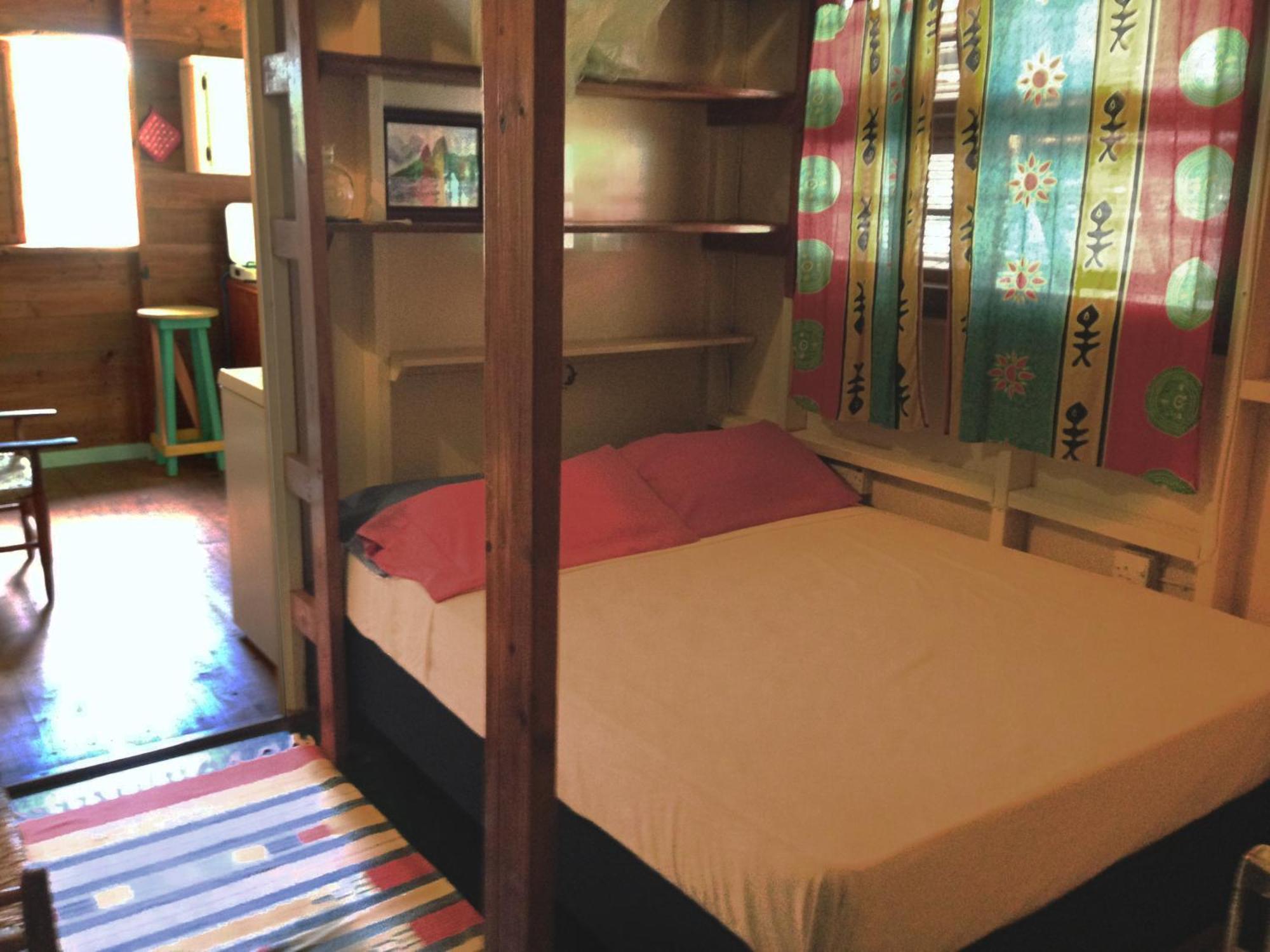 Italian Guesthouse Грос Айлет Екстериор снимка